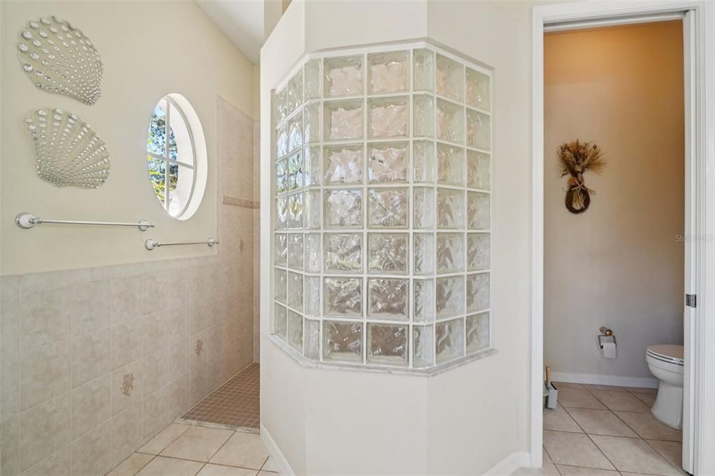 For Sale: $775,000 (3 beds, 3 baths, 2863 Square Feet)
