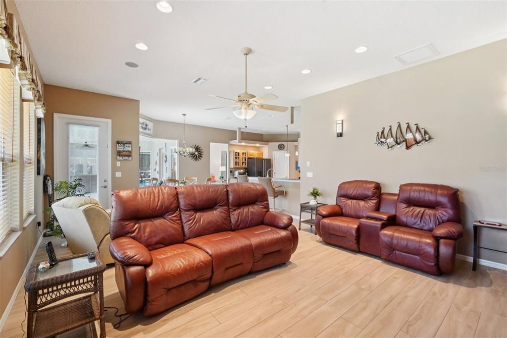 For Sale: $775,000 (3 beds, 3 baths, 2863 Square Feet)