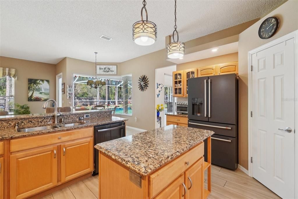 For Sale: $775,000 (3 beds, 3 baths, 2863 Square Feet)
