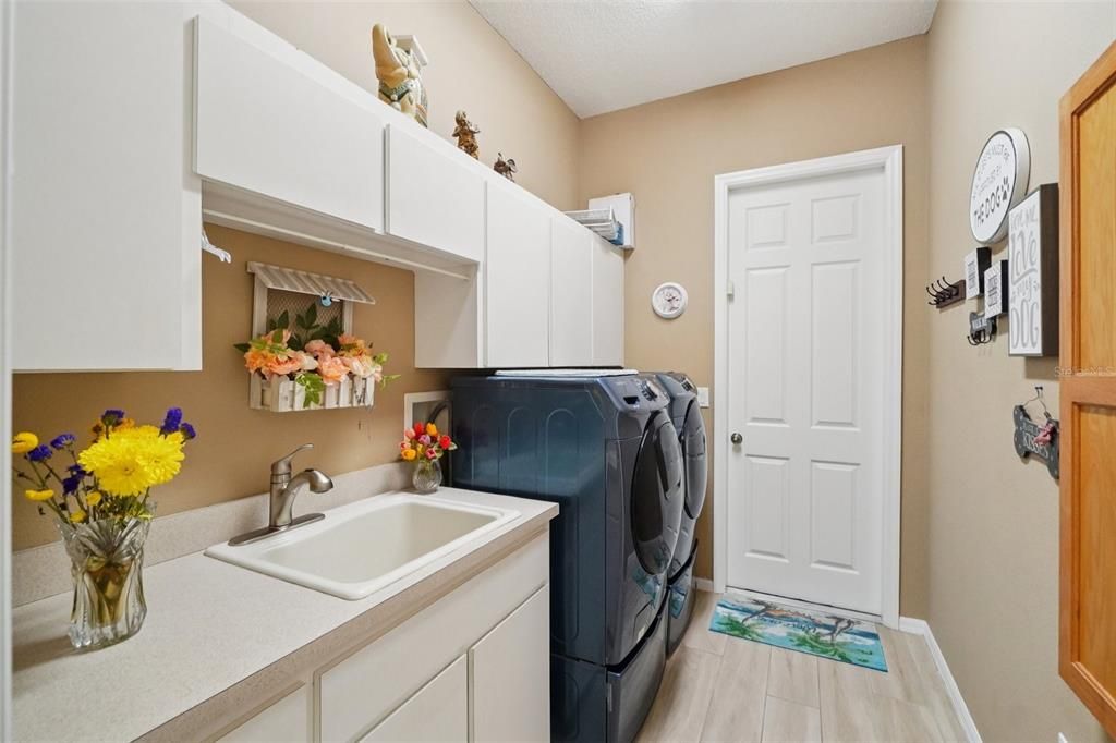 For Sale: $775,000 (3 beds, 3 baths, 2863 Square Feet)