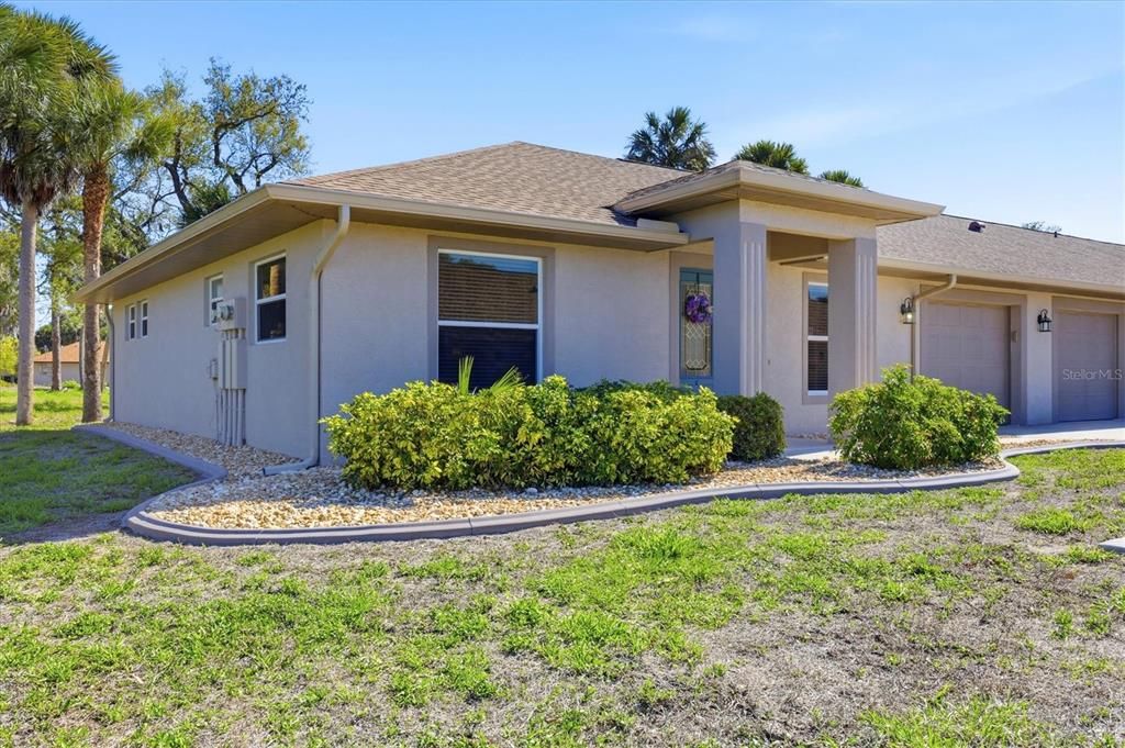 Active With Contract: $229,900 (2 beds, 2 baths, 1209 Square Feet)