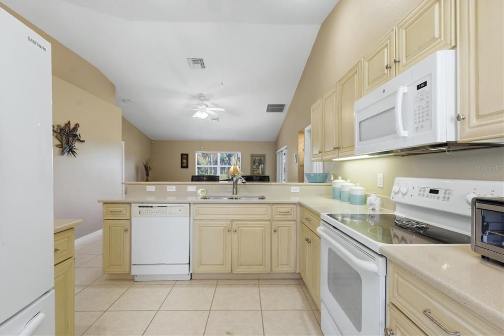 Active With Contract: $229,900 (2 beds, 2 baths, 1209 Square Feet)