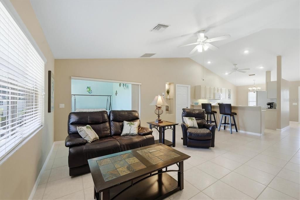 Active With Contract: $229,900 (2 beds, 2 baths, 1209 Square Feet)