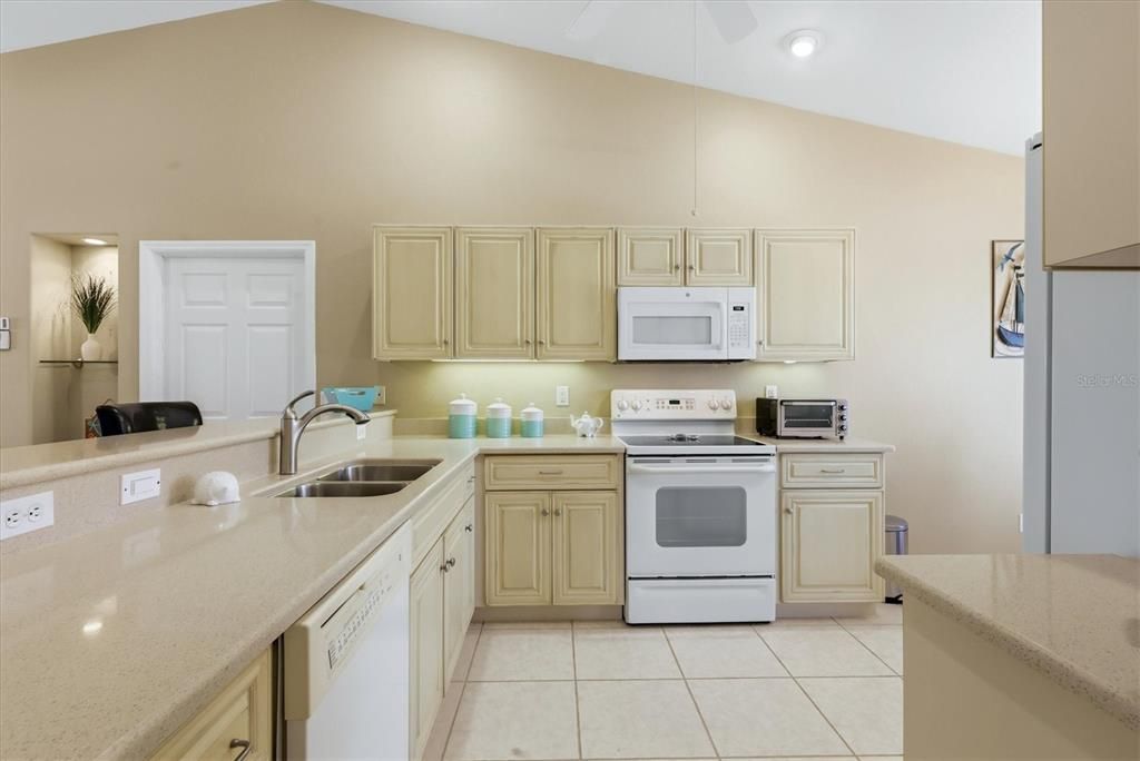 Active With Contract: $229,900 (2 beds, 2 baths, 1209 Square Feet)