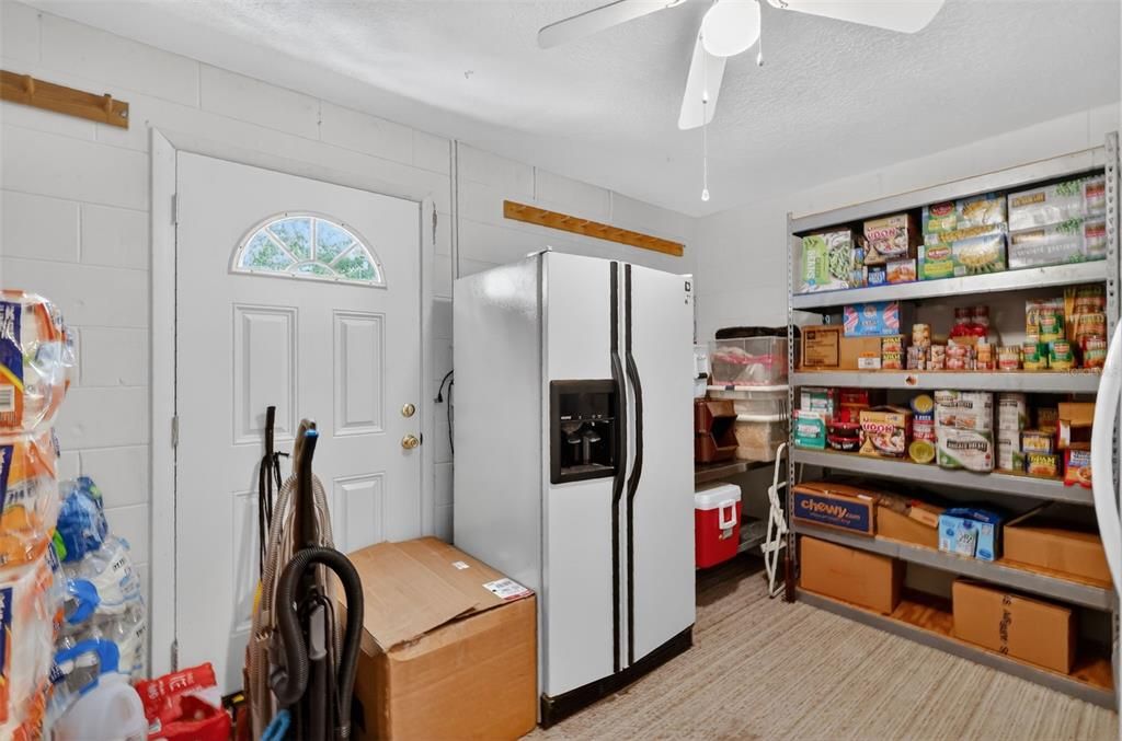 En Venta: $675,000 (5 camas, 2 baños, 2381 Pies cuadrados)