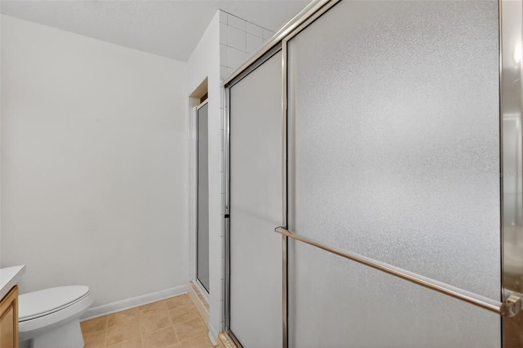 En Venta: $675,000 (5 camas, 2 baños, 2381 Pies cuadrados)