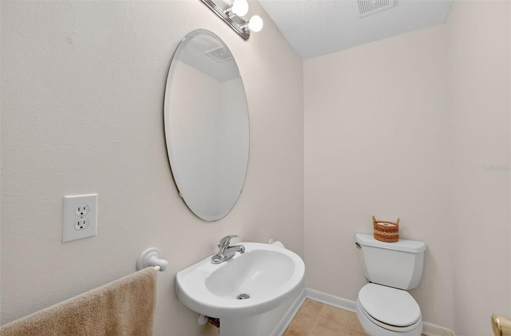 En Venta: $675,000 (5 camas, 2 baños, 2381 Pies cuadrados)