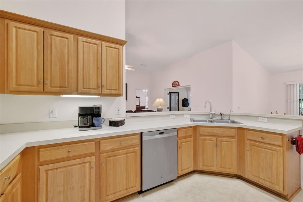 En Venta: $675,000 (5 camas, 2 baños, 2381 Pies cuadrados)
