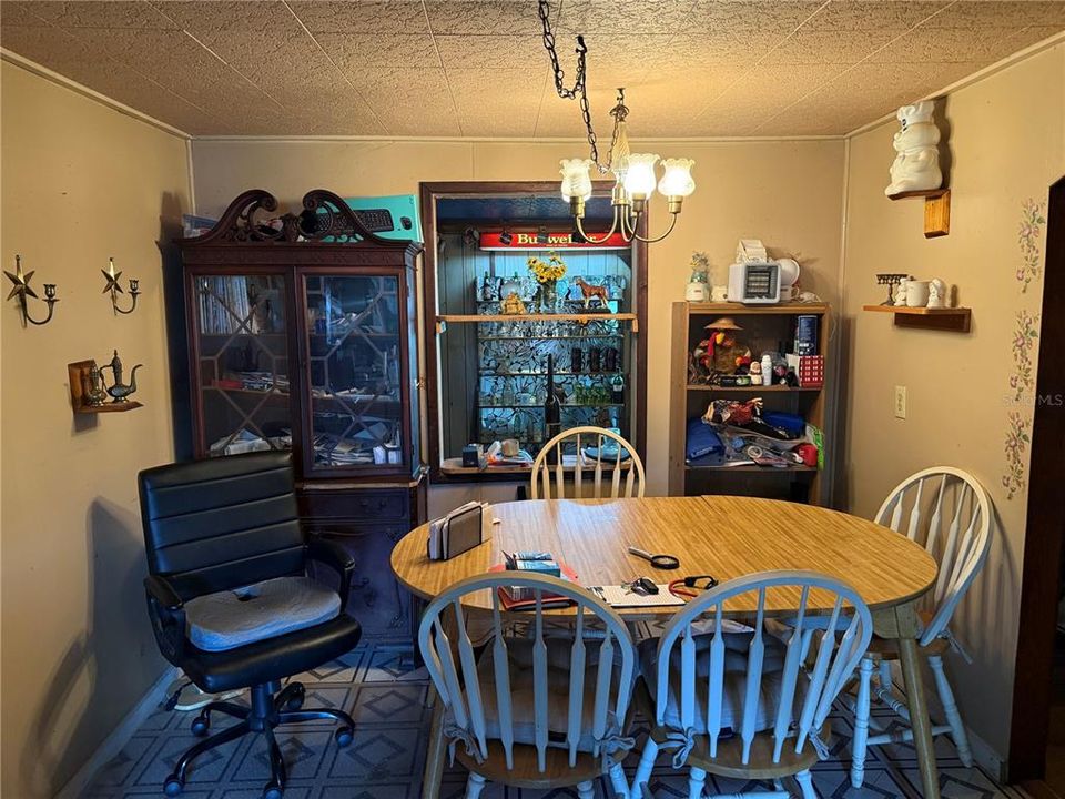 Activo con contrato: $150,000 (3 camas, 2 baños, 864 Pies cuadrados)