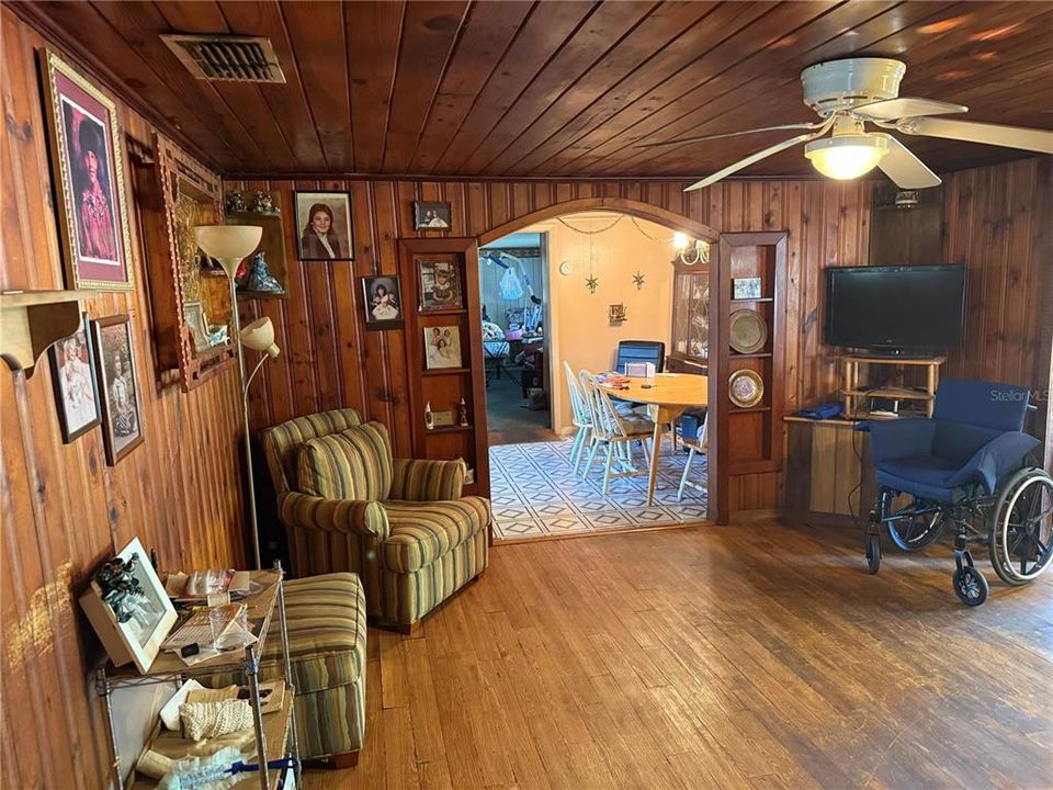 Activo con contrato: $150,000 (3 camas, 2 baños, 864 Pies cuadrados)
