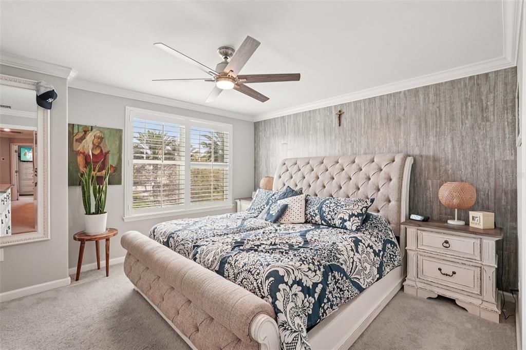 Active With Contract: $400,000 (2 beds, 2 baths, 1916 Square Feet)