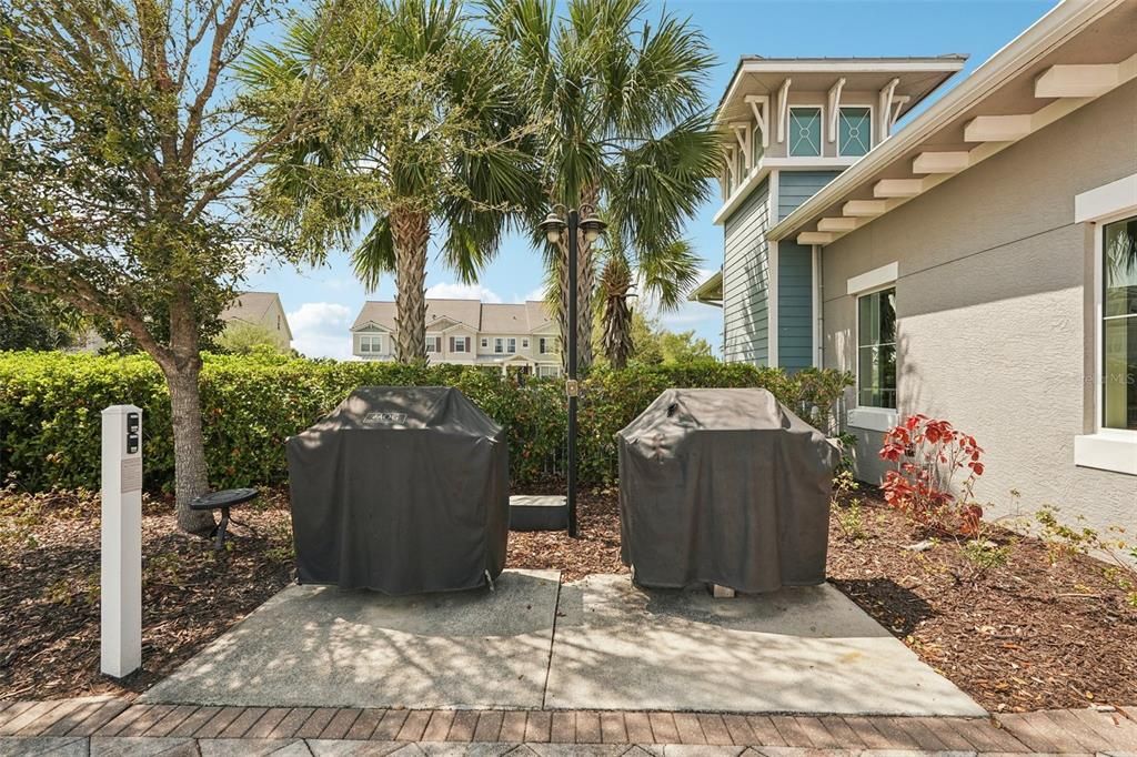 Active With Contract: $400,000 (2 beds, 2 baths, 1916 Square Feet)