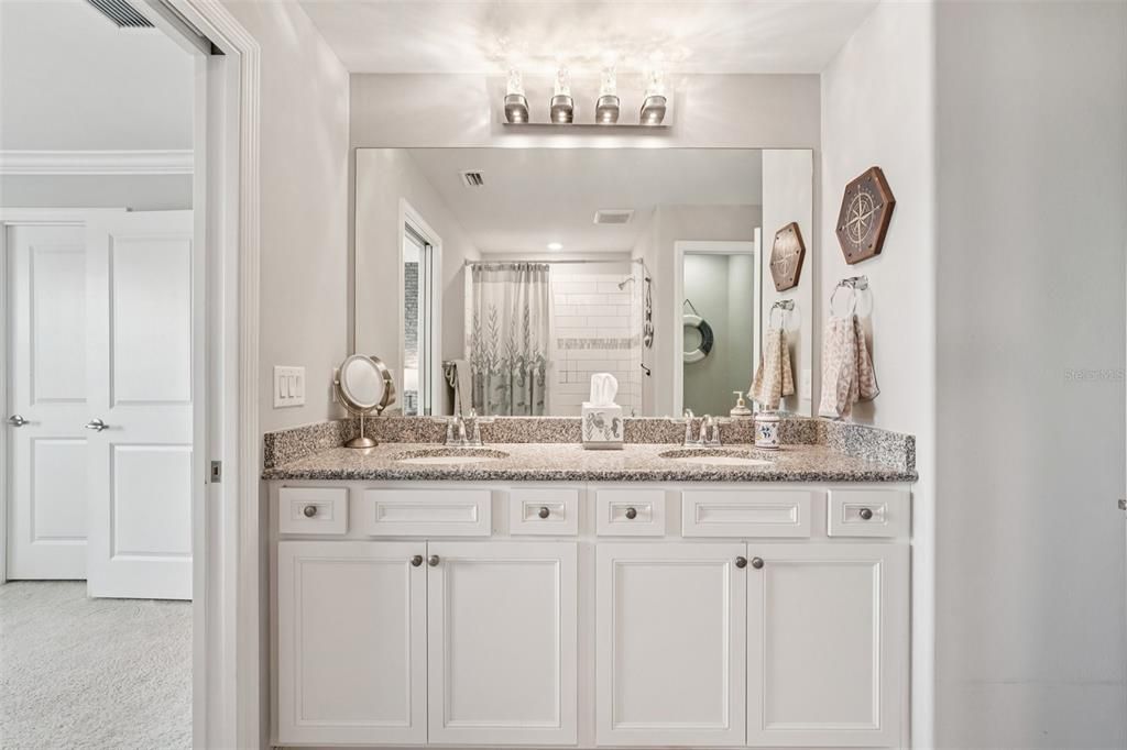 Active With Contract: $400,000 (2 beds, 2 baths, 1916 Square Feet)