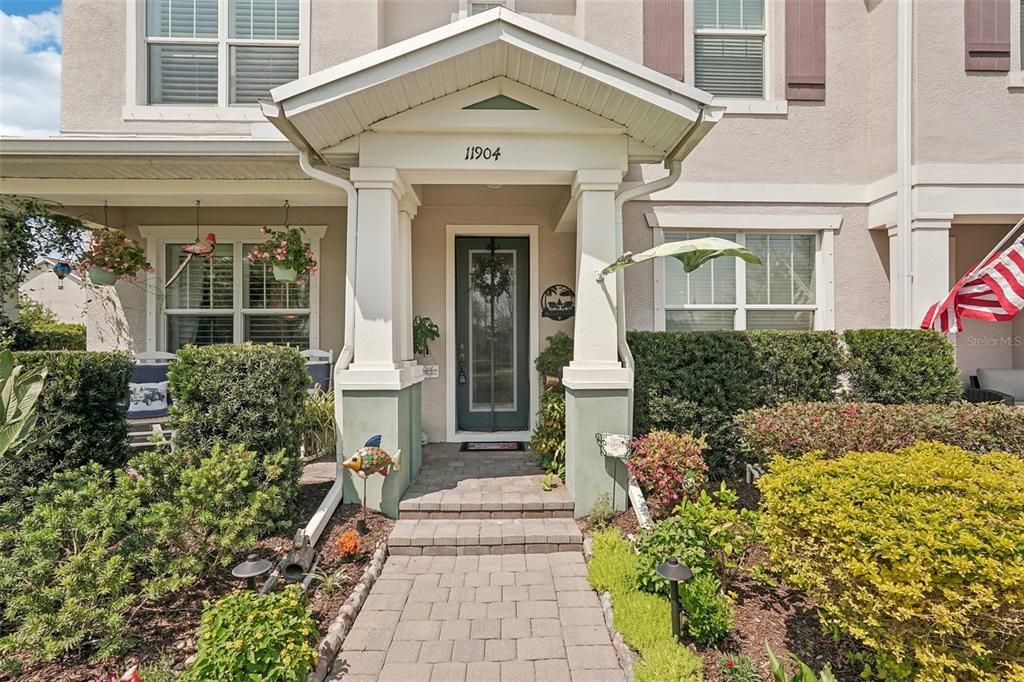 Active With Contract: $400,000 (2 beds, 2 baths, 1916 Square Feet)