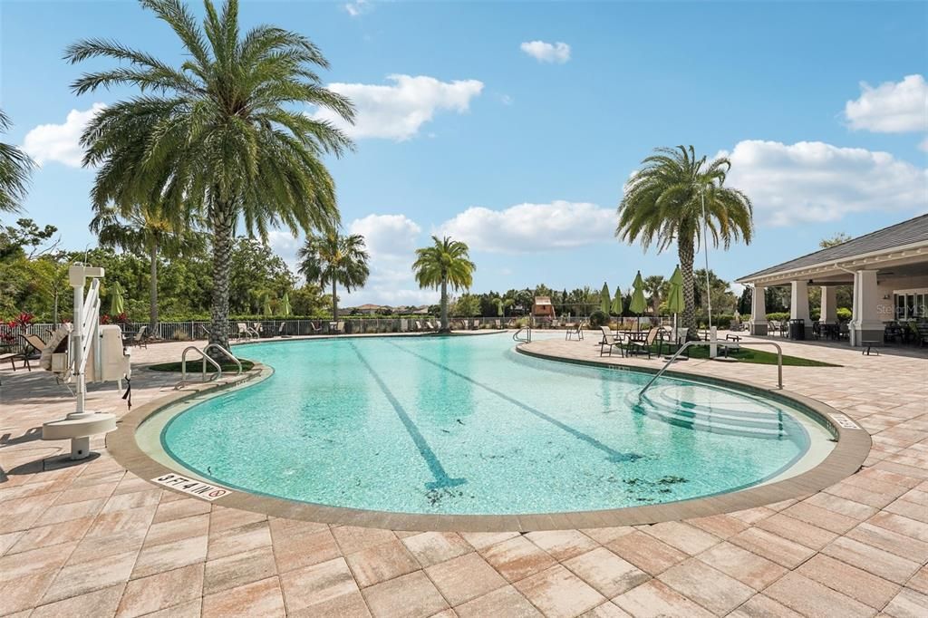 Active With Contract: $400,000 (2 beds, 2 baths, 1916 Square Feet)