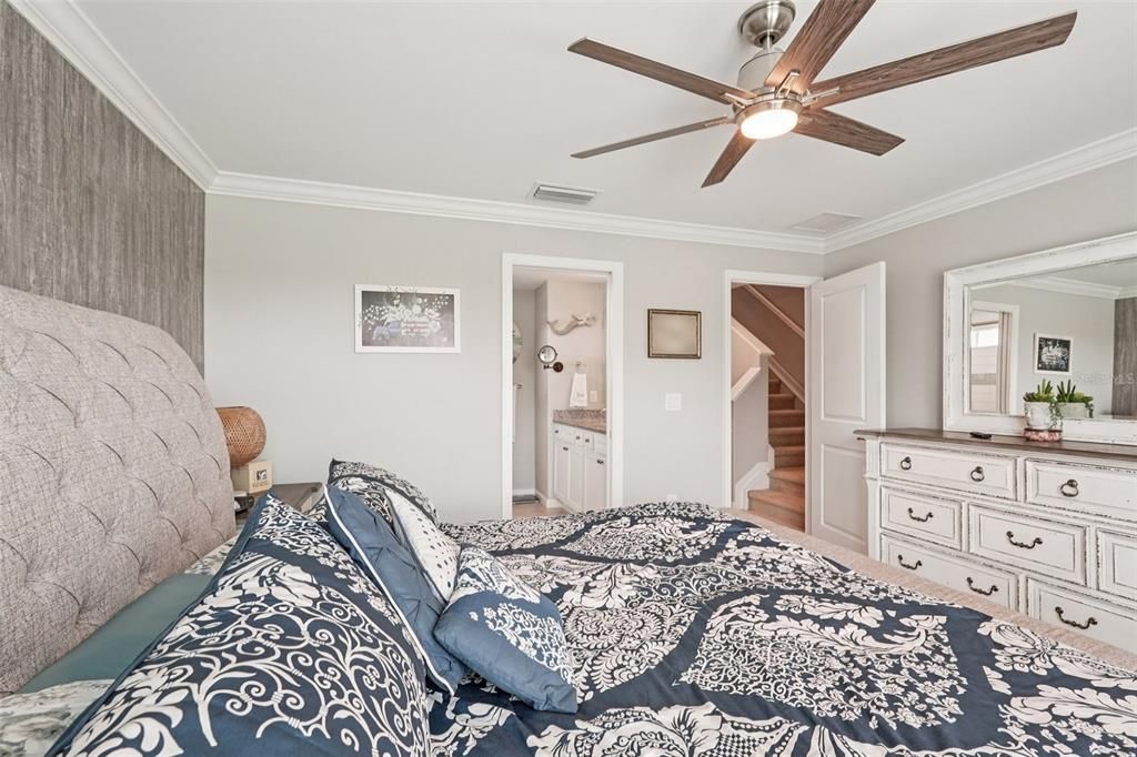 Active With Contract: $400,000 (2 beds, 2 baths, 1916 Square Feet)