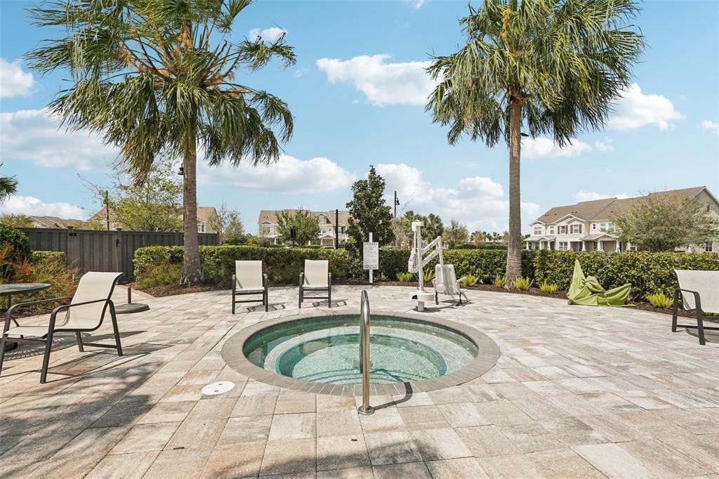 Active With Contract: $400,000 (2 beds, 2 baths, 1916 Square Feet)