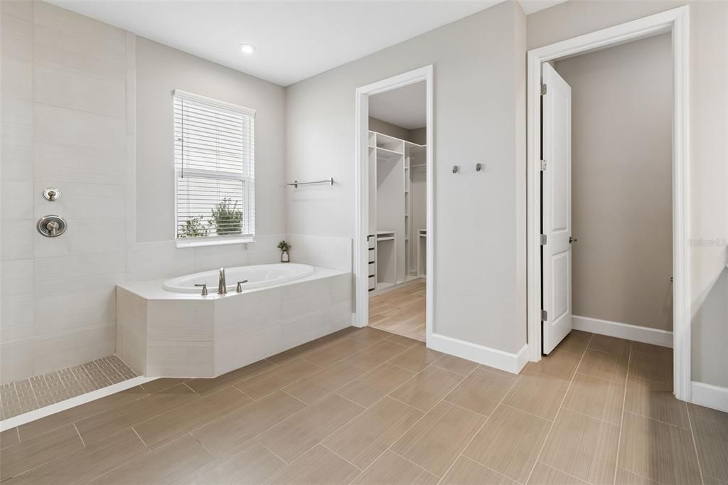 En Venta: $790,000 (4 camas, 4 baños, 2916 Pies cuadrados)