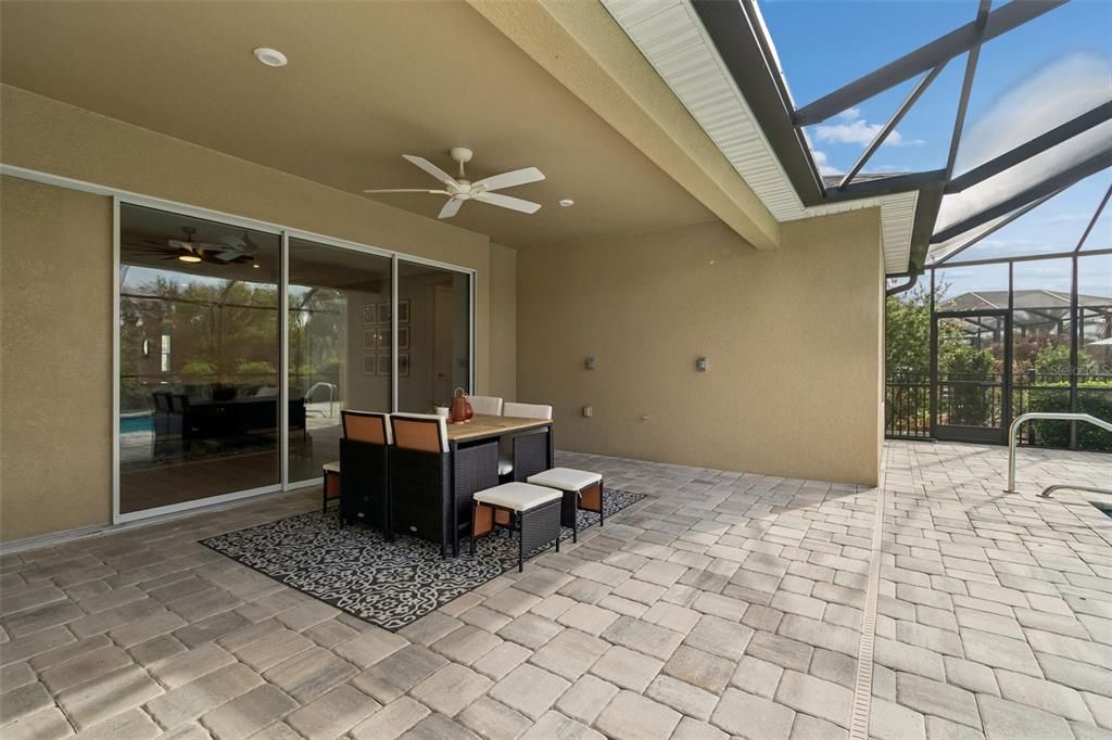 En Venta: $790,000 (4 camas, 4 baños, 2916 Pies cuadrados)