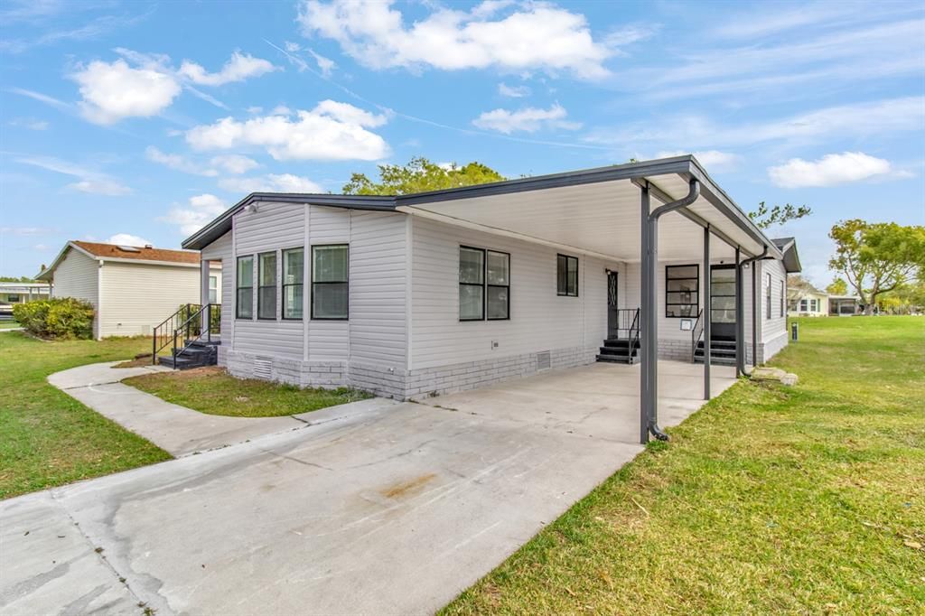 Active With Contract: $269,900 (4 beds, 2 baths, 1951 Square Feet)