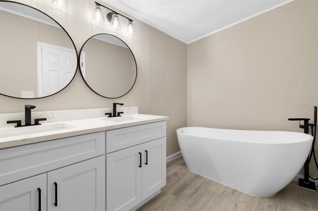 Active With Contract: $269,900 (4 beds, 2 baths, 1951 Square Feet)