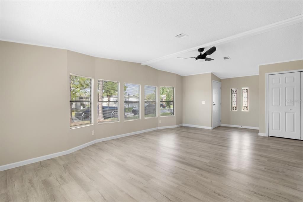 Active With Contract: $269,900 (4 beds, 2 baths, 1951 Square Feet)