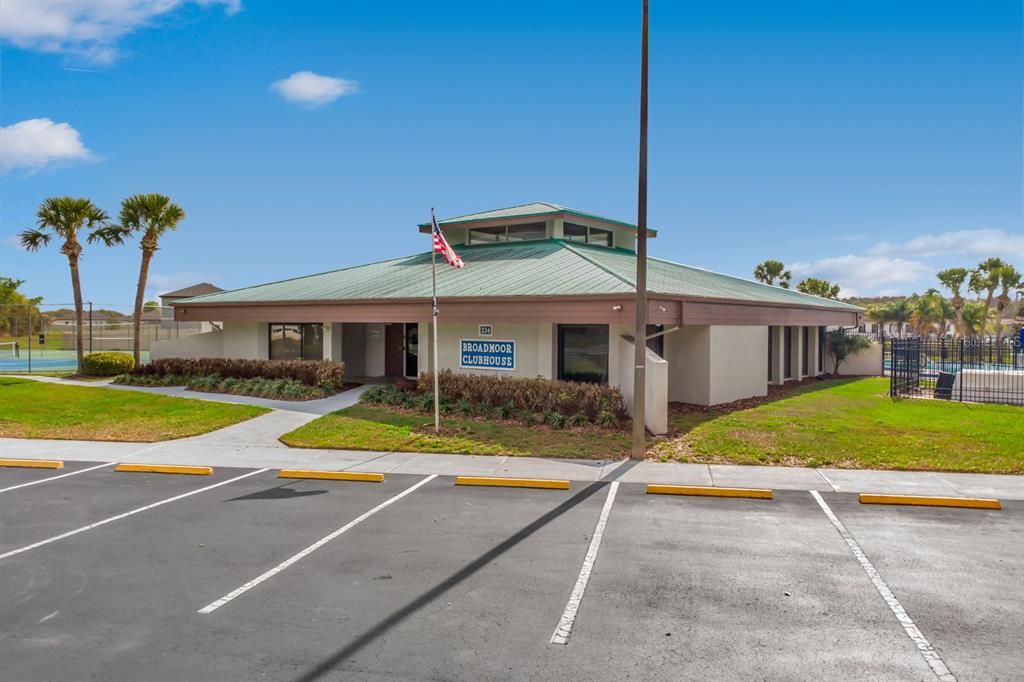 Active With Contract: $269,900 (4 beds, 2 baths, 1951 Square Feet)