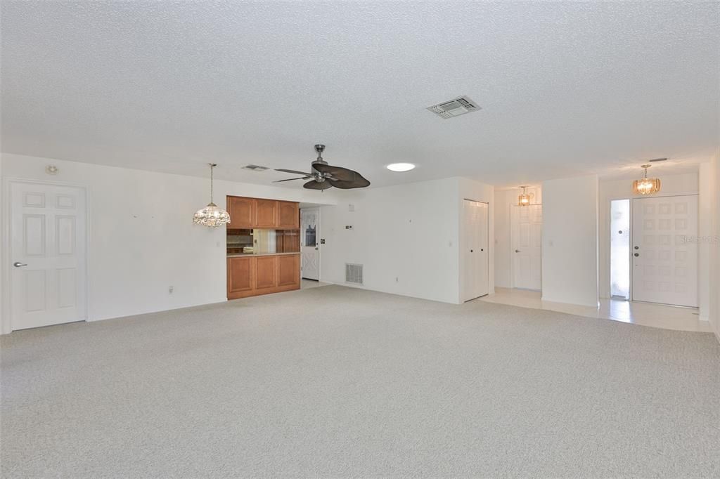 Activo con contrato: $154,999 (2 camas, 2 baños, 1286 Pies cuadrados)
