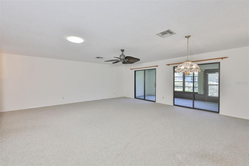 Activo con contrato: $154,999 (2 camas, 2 baños, 1286 Pies cuadrados)