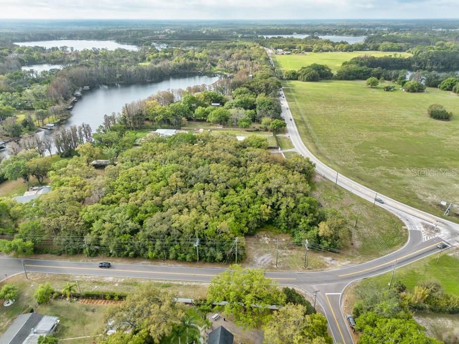 待售: $1,800,000 (2.91 acres)