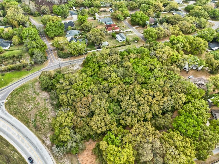 待售: $1,800,000 (2.91 acres)