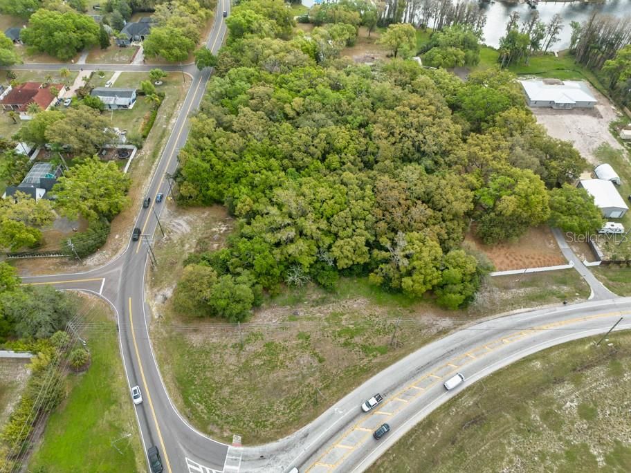 待售: $1,800,000 (2.91 acres)