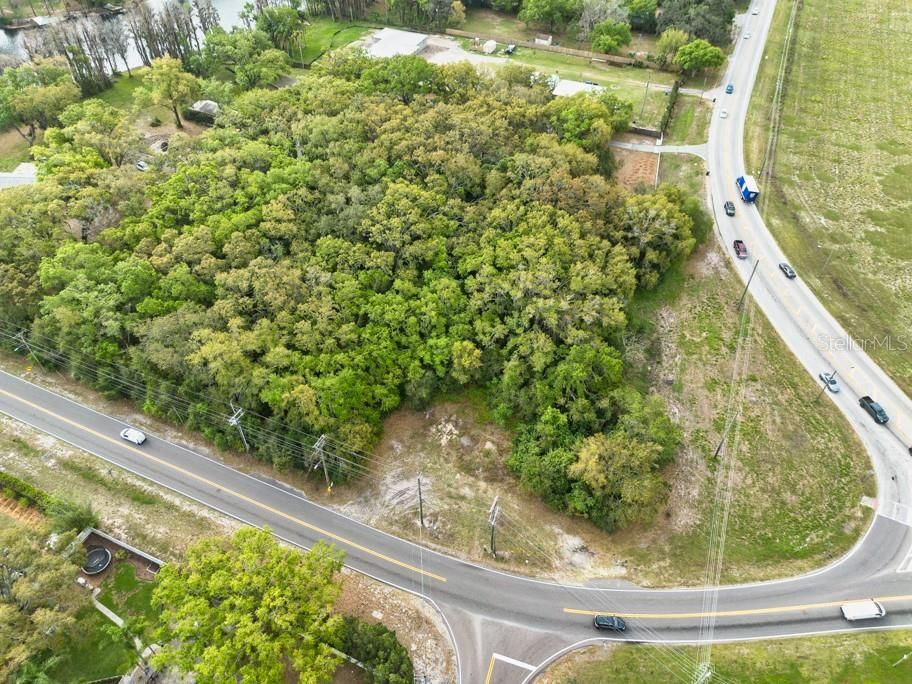 待售: $1,800,000 (2.91 acres)