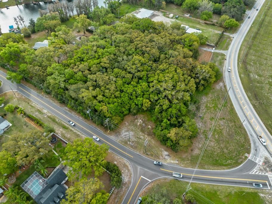 待售: $1,800,000 (2.91 acres)