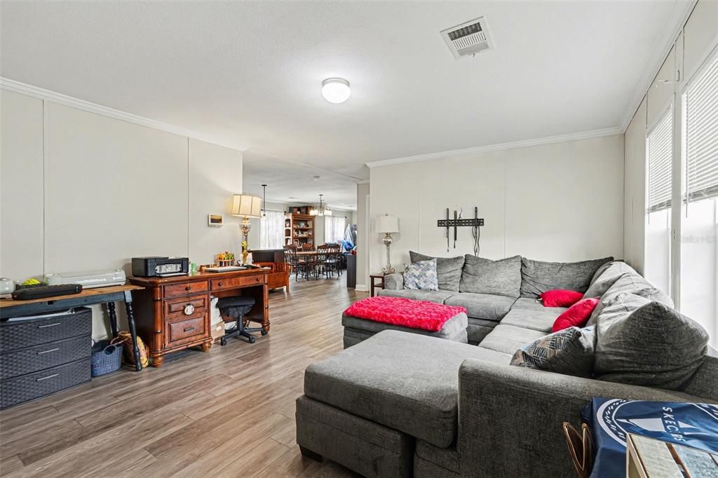 For Sale: $959,900 (7 beds, 5 baths, 4632 Square Feet)
