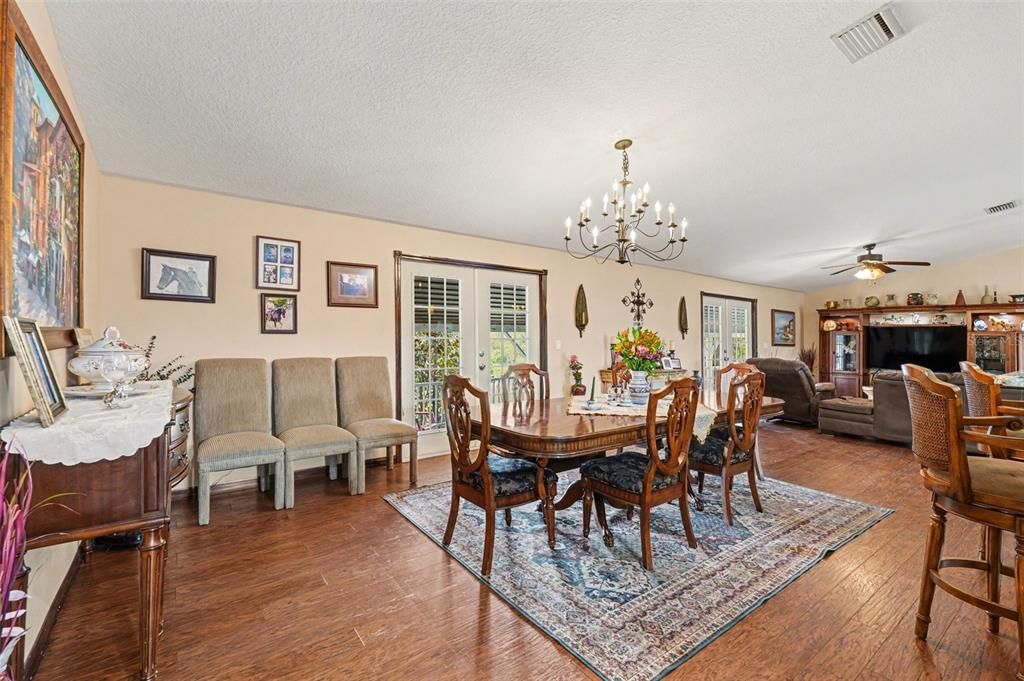 For Sale: $959,900 (7 beds, 5 baths, 4632 Square Feet)