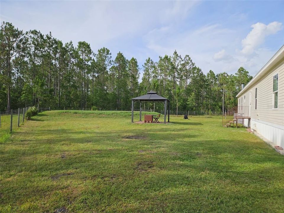 For Sale: $959,900 (7 beds, 5 baths, 4632 Square Feet)