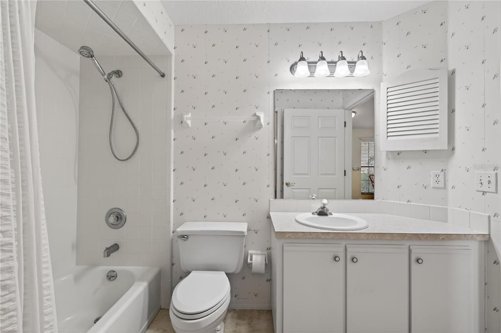 Active With Contract: $210,000 (2 beds, 2 baths, 1200 Square Feet)