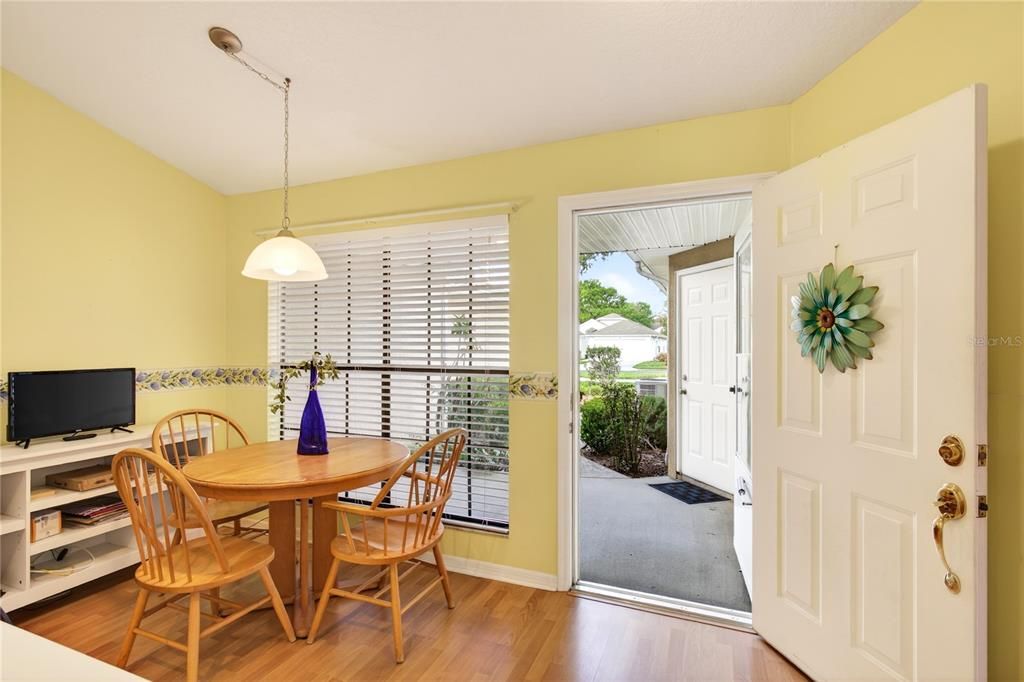 Active With Contract: $210,000 (2 beds, 2 baths, 1200 Square Feet)
