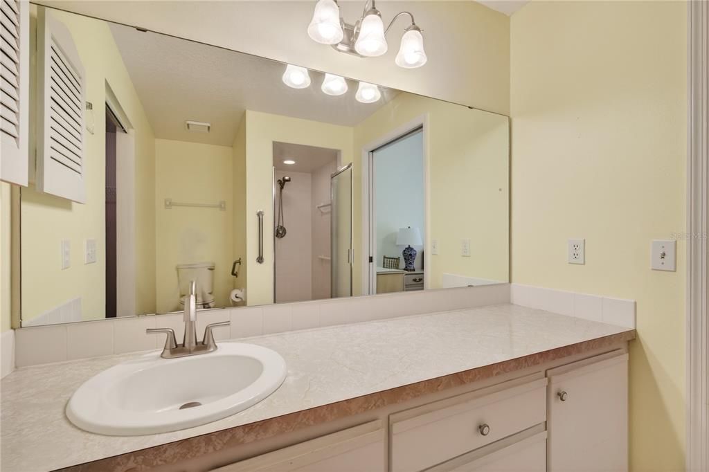 Active With Contract: $210,000 (2 beds, 2 baths, 1200 Square Feet)