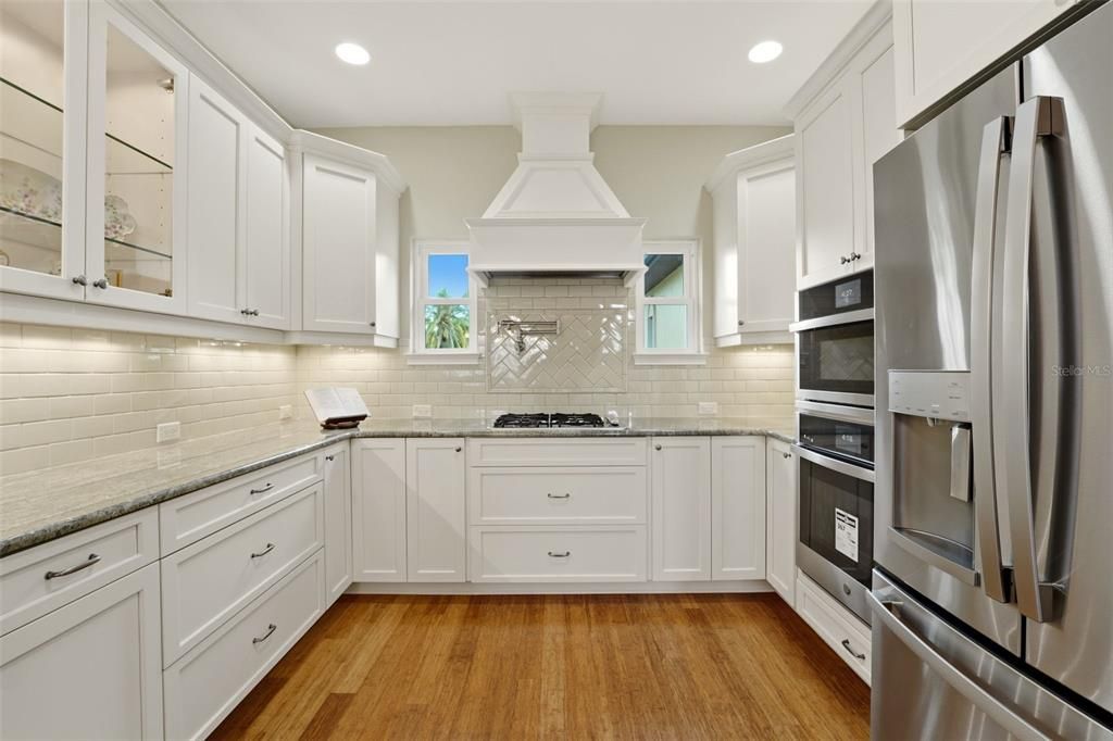 For Sale: $1,390,000 (3 beds, 3 baths, 2213 Square Feet)