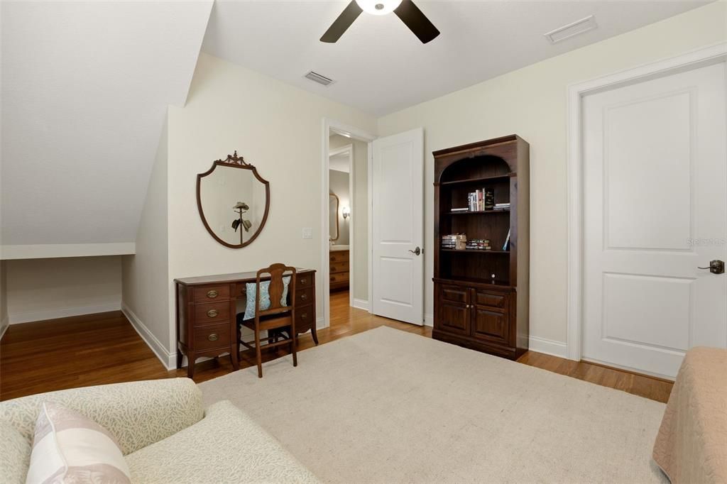 For Sale: $1,390,000 (3 beds, 3 baths, 2213 Square Feet)