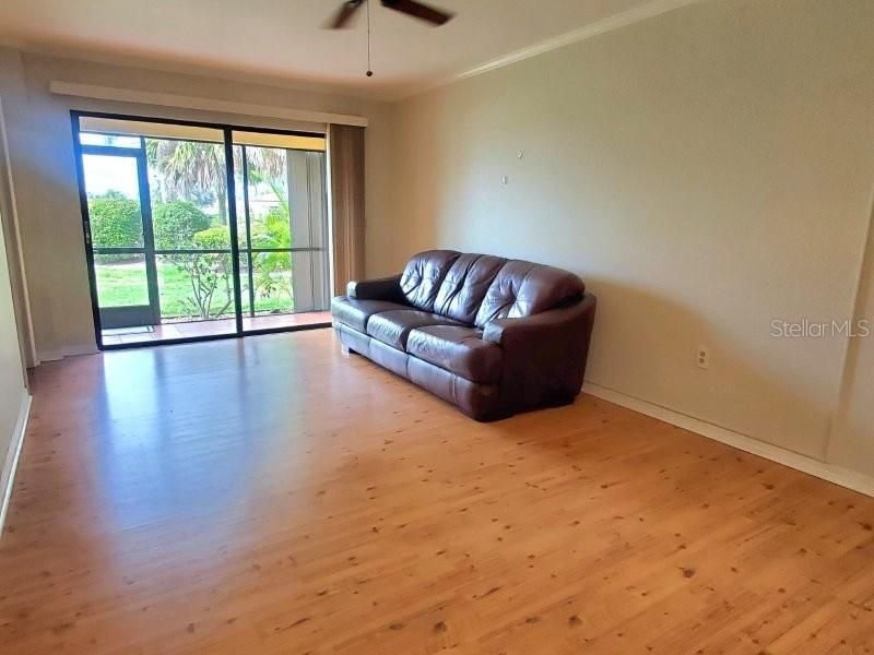 В аренду: $1,450 (2 спален, 1 ванн, 826 Квадратных фут)