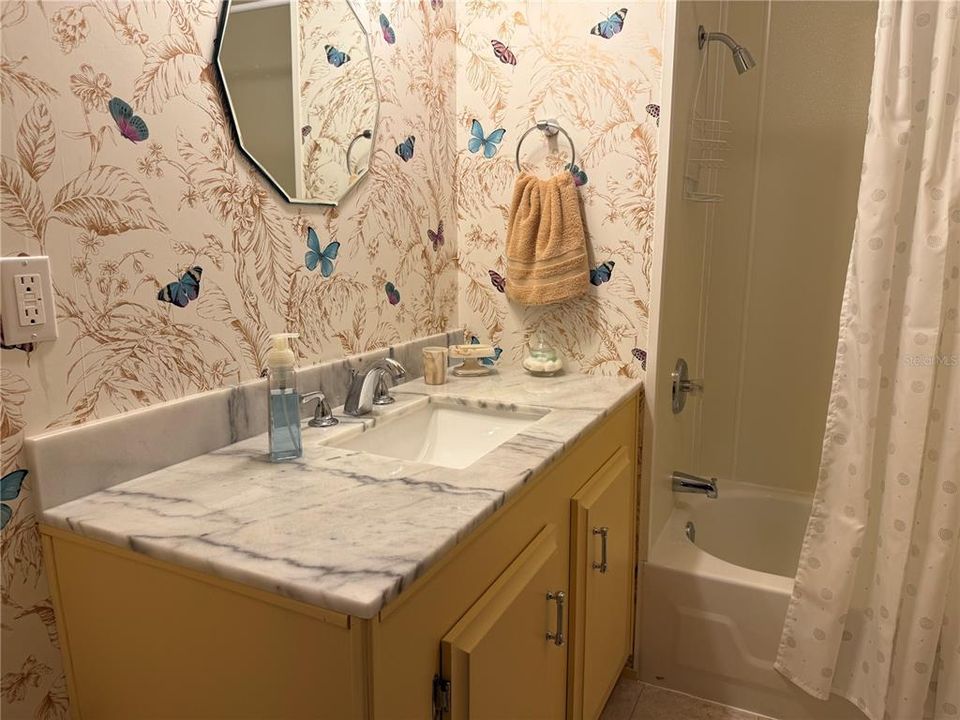 For Sale: $154,900 (2 beds, 2 baths, 1200 Square Feet)