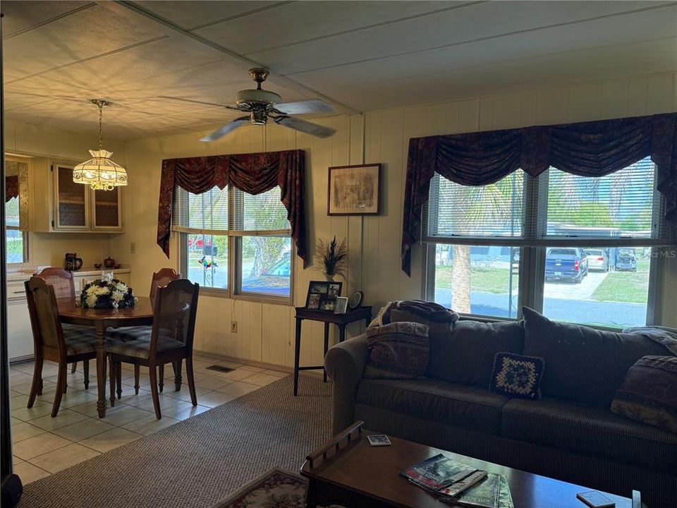 For Sale: $154,900 (2 beds, 2 baths, 1200 Square Feet)