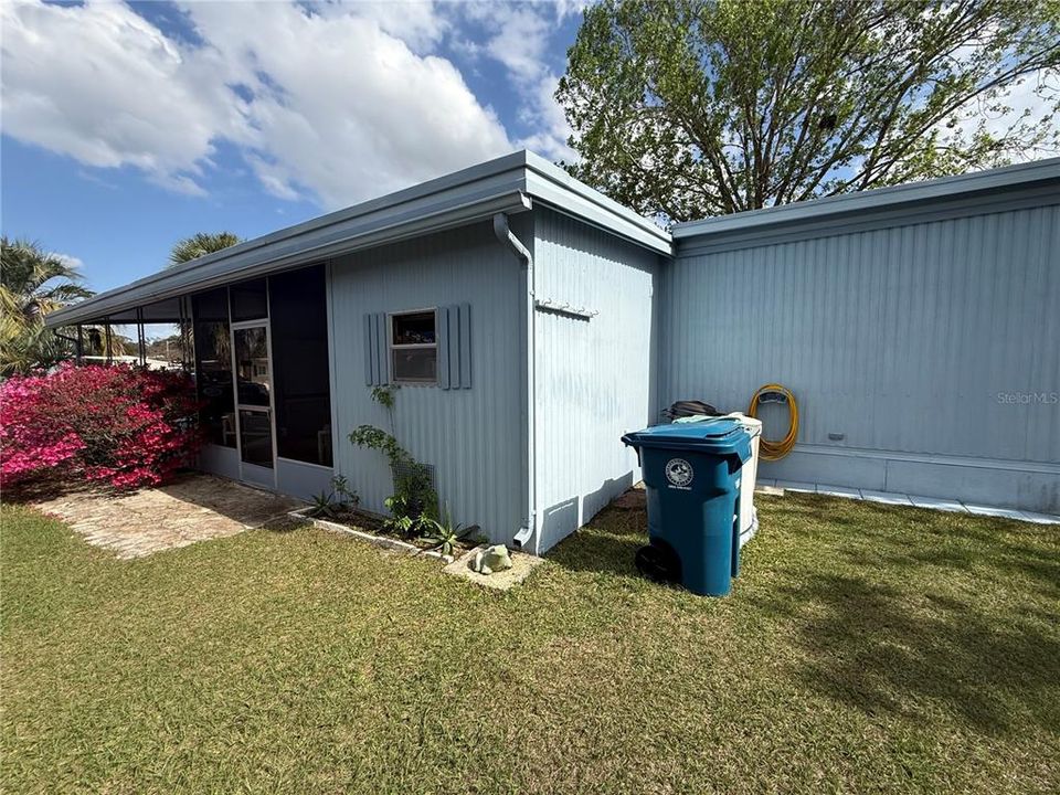 For Sale: $154,900 (2 beds, 2 baths, 1200 Square Feet)