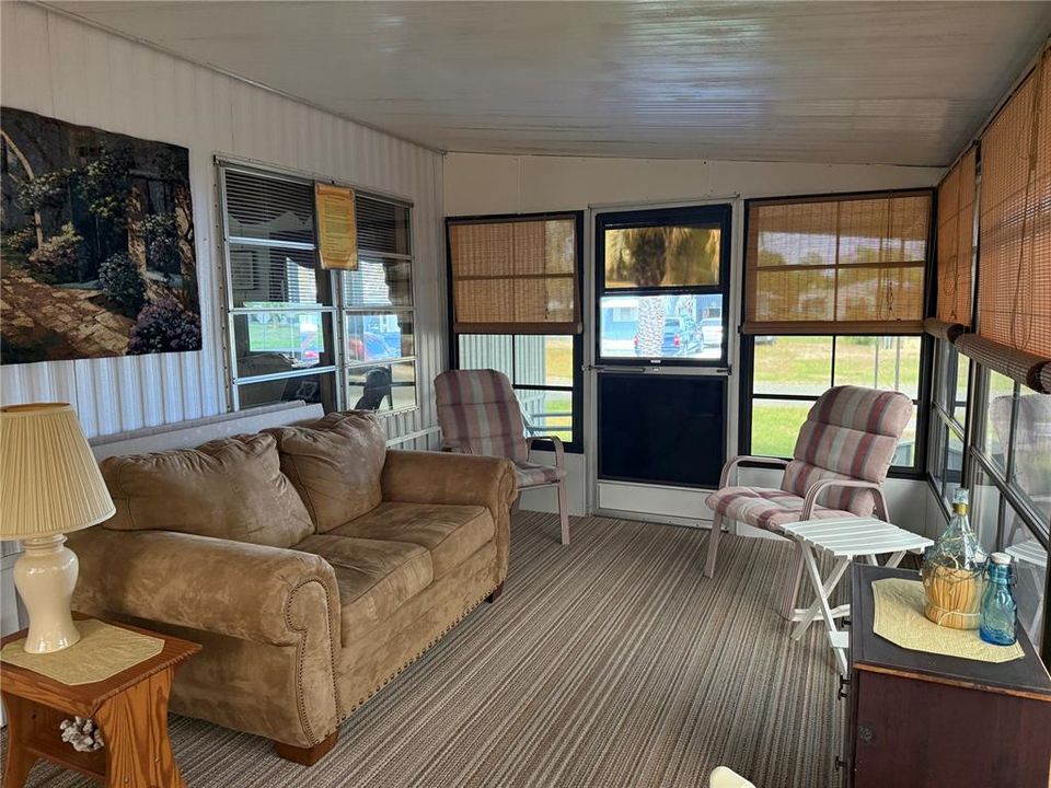 For Sale: $154,900 (2 beds, 2 baths, 1200 Square Feet)