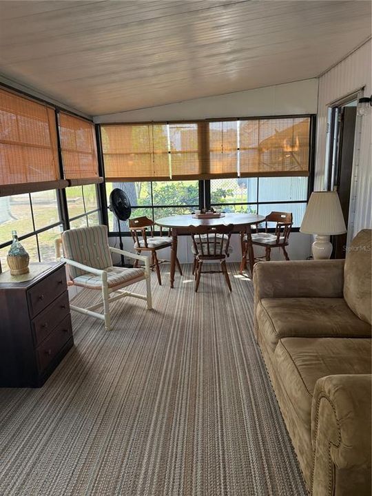 For Sale: $154,900 (2 beds, 2 baths, 1200 Square Feet)