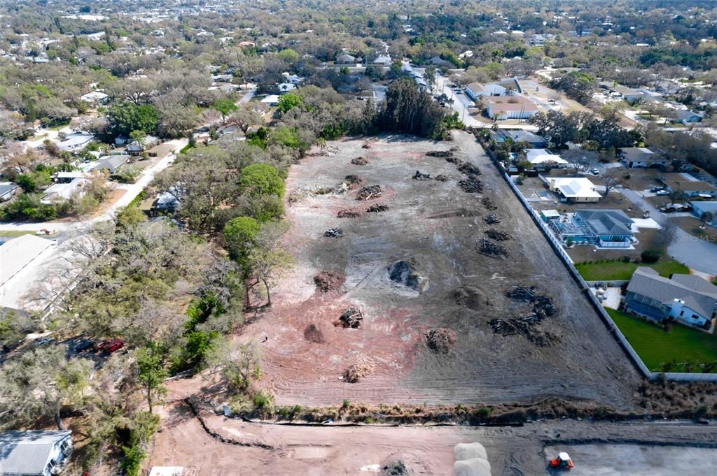 待售: $7,350,000 (4.77 acres)