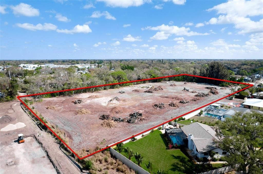 待售: $7,350,000 (4.77 acres)